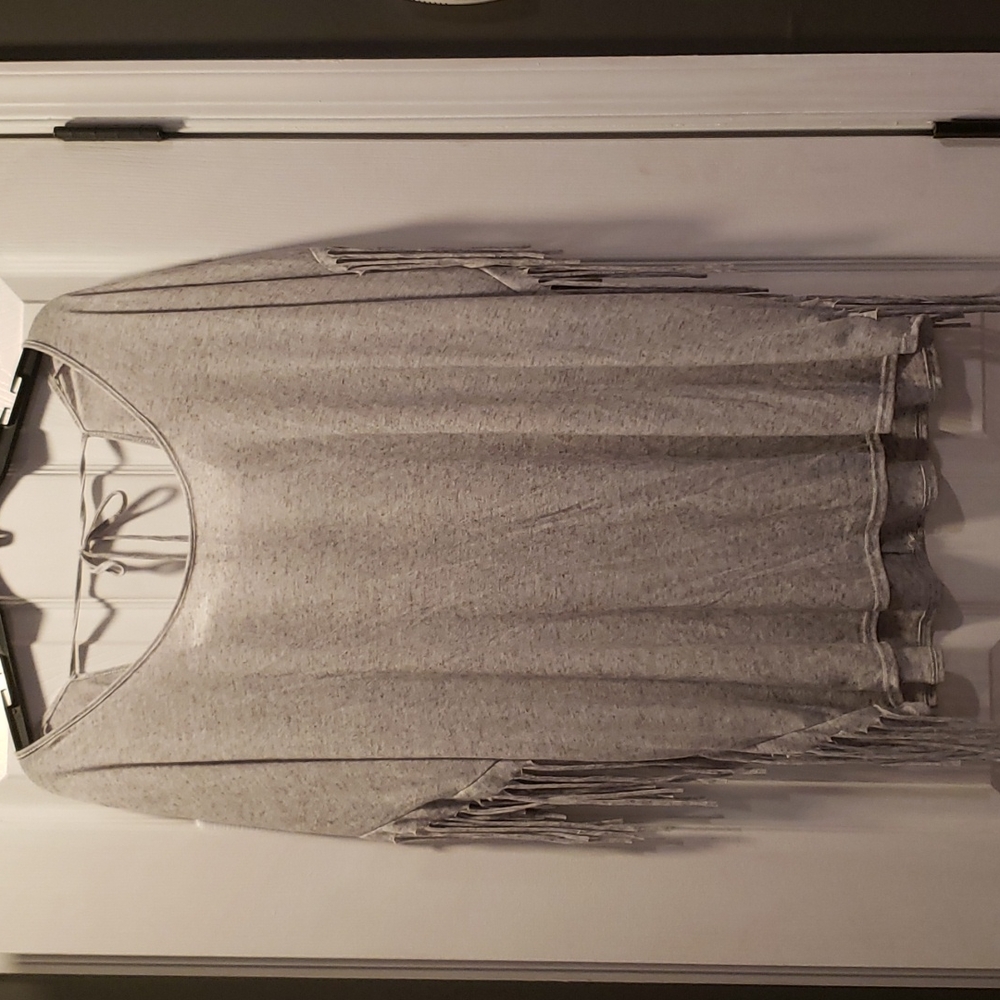 Lane Bryant 22/24 burnout fringe short sleeve light & stretchy gray top